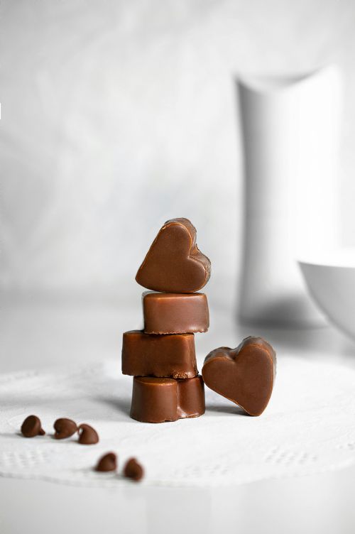 Chokoladehjerter ovenpå hinanden