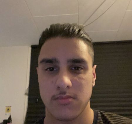 Profilbillede af Ømer Y- ID: 150824 - Billede nr: 481112