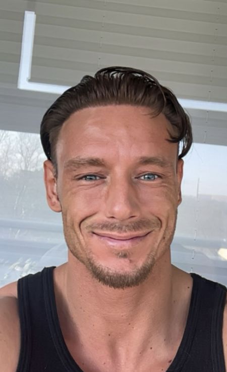 Profilbillede af James E- ID: 1733773 - Billede nr: 619093