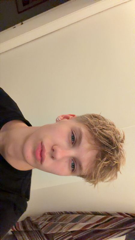Profilbillede af Tay C- ID: 1737109 - Billede nr: 686287
