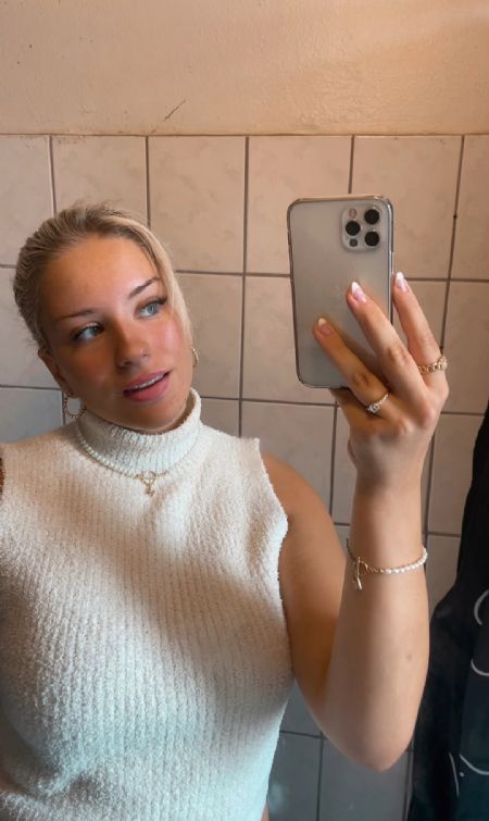 Profilbillede af Julie C- ID: 1742320 - Billede nr: 645553