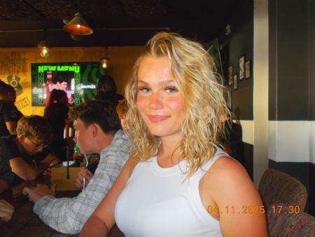 Profilbillede af Viola R- ID: 1742448 - Billede nr: 646021