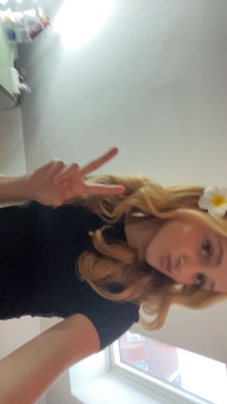 Profilbillede af Mikline M- ID: 1743705 - Billede nr: 650199