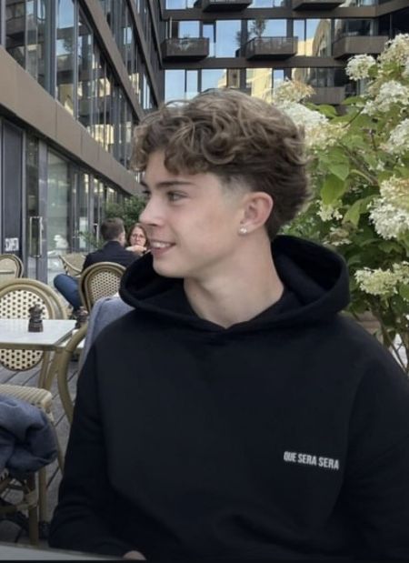 Profilbillede af Oscar A- ID: 1745563 - Billede nr: 658714