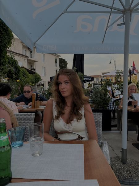 Billede af Emily - ID: 1745928 - Billede nr: 680912