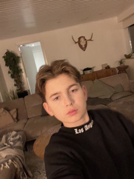 Profilbillede af Eldin A- ID: 1746479 - Billede nr: 661719