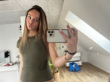 Profilbillede af Lily L- ID: 1747654 - Billede nr: 667061