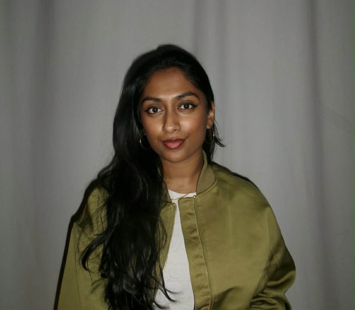 Profilbillede af Vinthiya V- ID: 1748516 - Billede nr: 671098