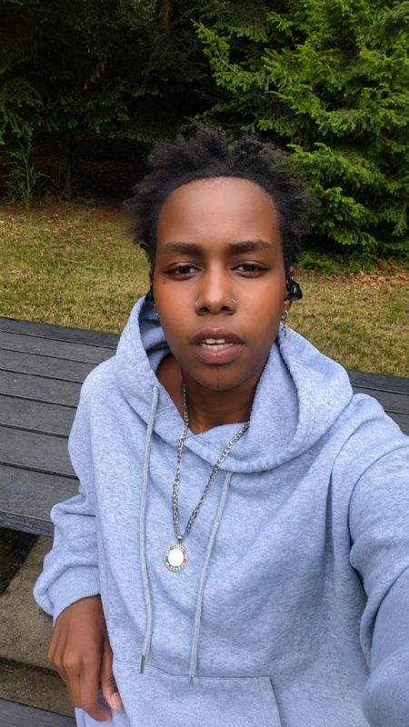Profilbillede af Theusebie O- ID: 1749966 - Billede nr: 689747