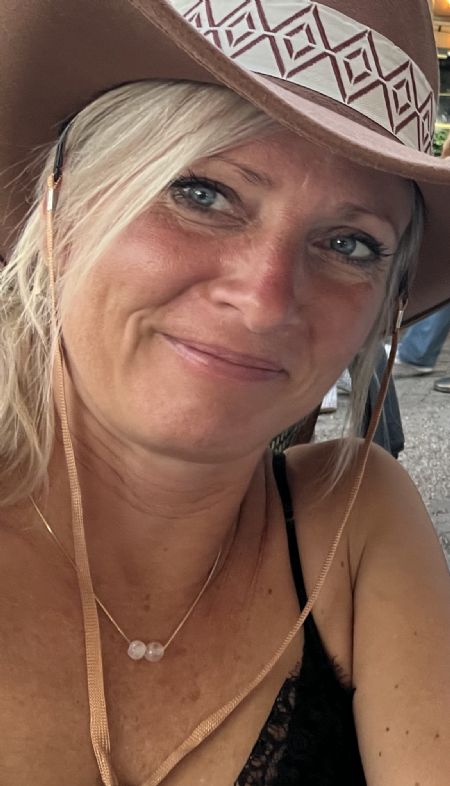 Profilbillede af Julie M- ID: 1751679 - Billede nr: 687335